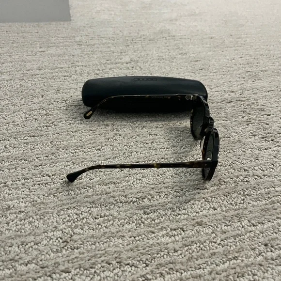 RAEN Remmy 49 Sunglasses Brindle Tortoise Polarized Round Frame w/ Case - Picture 4 of 7